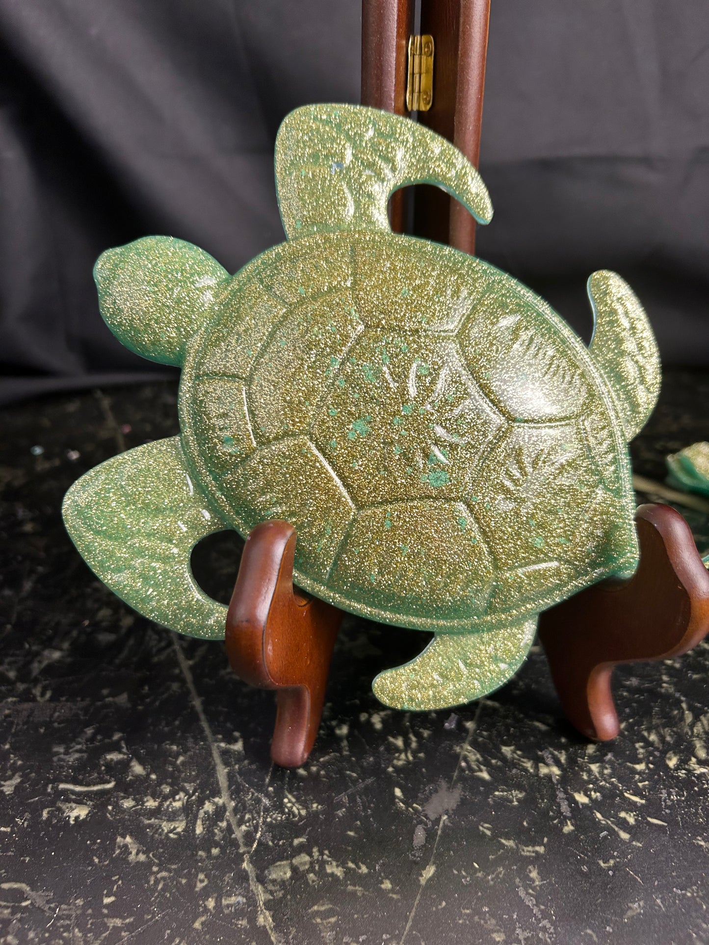 Ocean Calm Sea Turtle - Sea Turtle Resin Art ( green/gold glitter)